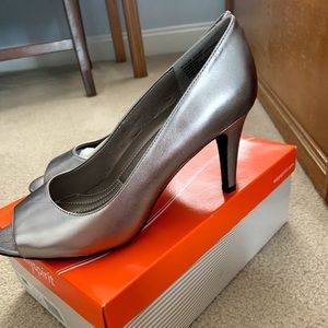 Never Worn Easy Spirit Peep Toe Heels